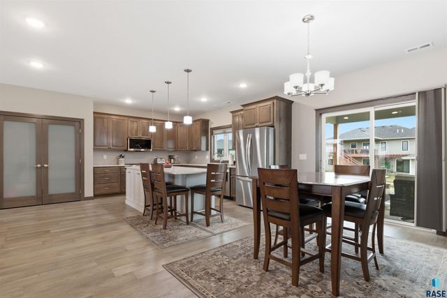 6600 E Fieldview St Street, Sioux Falls, SD 57110