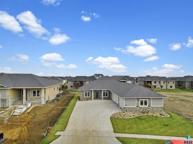 6600 E Fieldview St Street, Sioux Falls, SD 57110