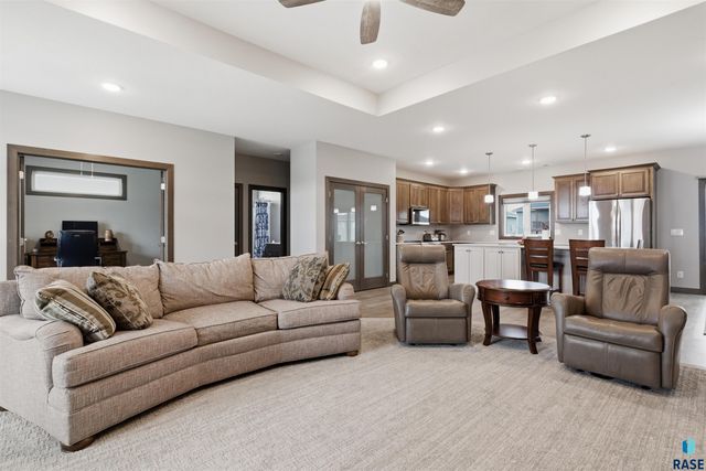 6600 E Fieldview St Street, Sioux Falls, SD 57110