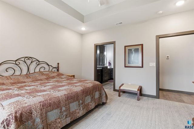 6600 E Fieldview St Street, Sioux Falls, SD 57110
