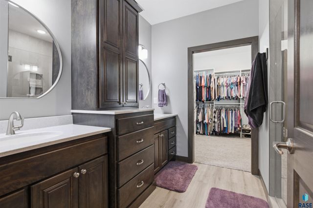 6600 E Fieldview St Street, Sioux Falls, SD 57110