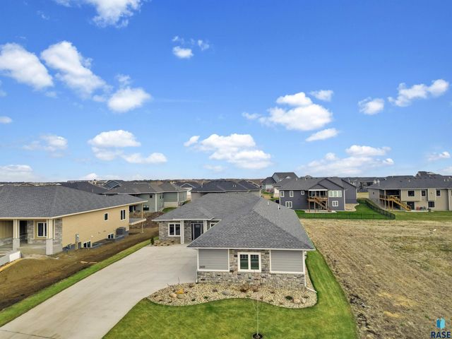 6600 E Fieldview St Street, Sioux Falls, SD 57110