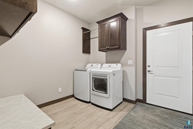 6600 E Fieldview St Street, Sioux Falls, SD 57110