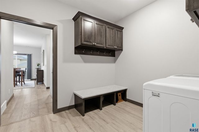 6600 E Fieldview St Street, Sioux Falls, SD 57110