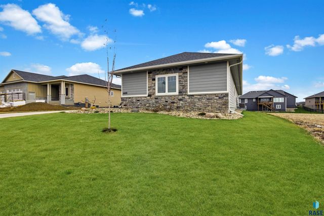 6600 E Fieldview St Street, Sioux Falls, SD 57110