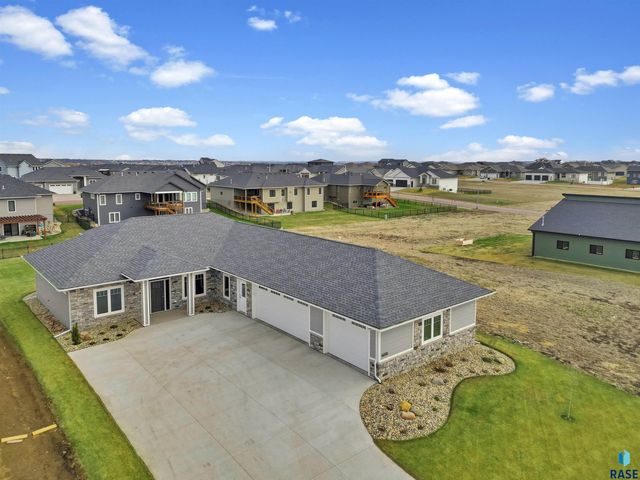 6600 E Fieldview St Street, Sioux Falls, SD 57110