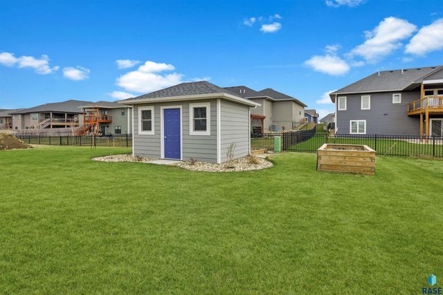 6600 E Fieldview St Street, Sioux Falls, SD 57110