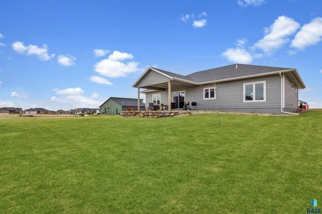 6600 E Fieldview St Street, Sioux Falls, SD 57110