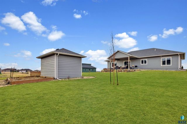 6600 E Fieldview St Street, Sioux Falls, SD 57110