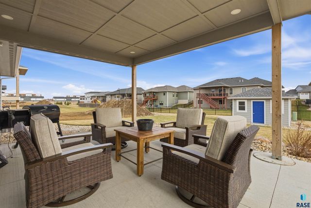 6600 E Fieldview St Street, Sioux Falls, SD 57110