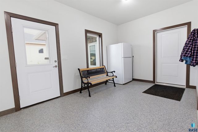 6600 E Fieldview St Street, Sioux Falls, SD 57110