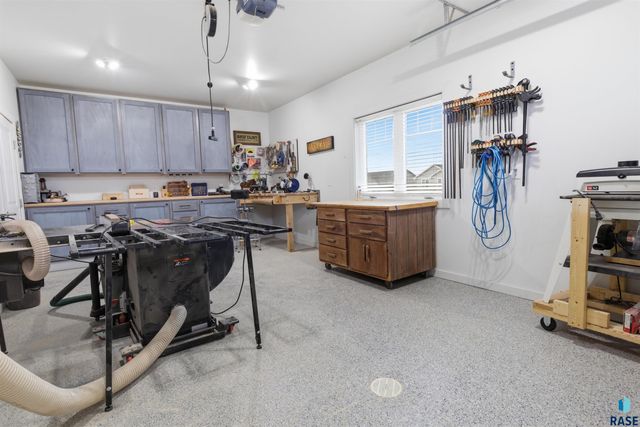 6600 E Fieldview St Street, Sioux Falls, SD 57110