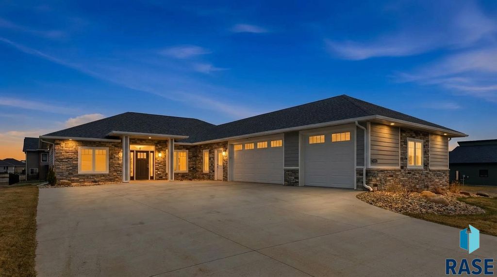 6600 E Fieldview St Street, Sioux Falls, SD 57110