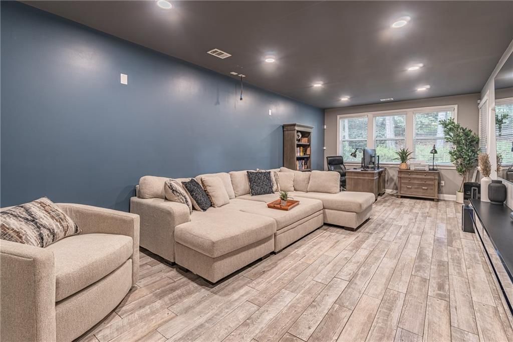 Image 39 of property listing at 1602 Rivergreen SE Court 19, Atlanta, GA 30339