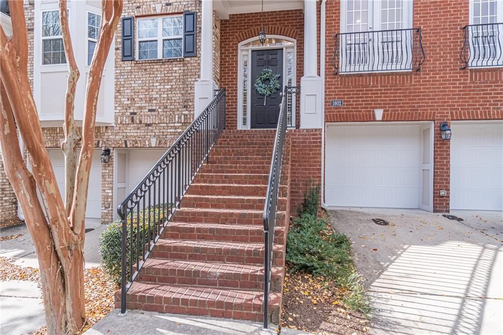 Image 9 of property listing at 1602 Rivergreen SE Court 19, Atlanta, GA 30339