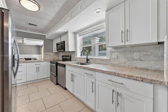 6621 NW 21st Street, Sunrise, FL 33313