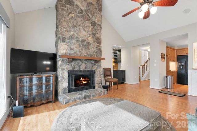 150 Racquet Club Villas Drive, Sapphire, NC 28774