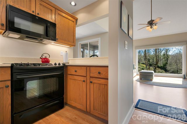 150 Racquet Club Villas Drive, Sapphire, NC 28774