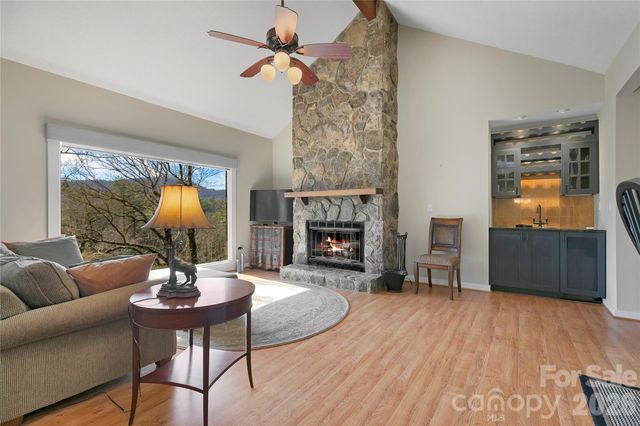 150 Racquet Club Villas Drive, Sapphire, NC 28774