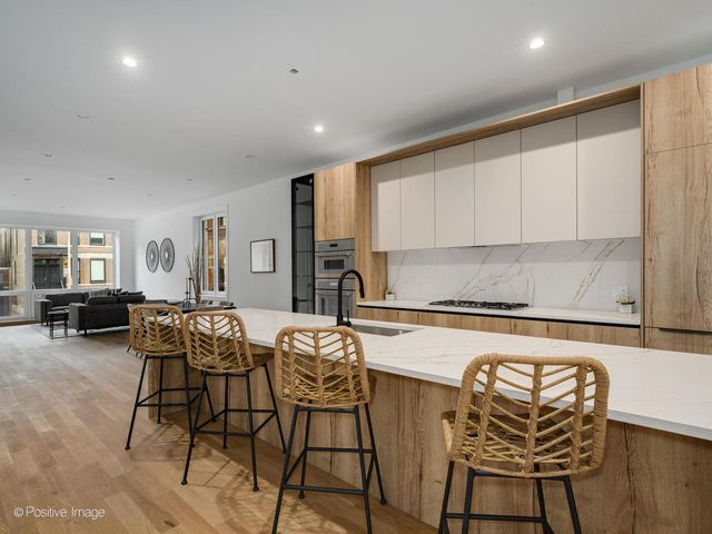 2651 W Augusta Boulevard 1, Chicago, IL 60622