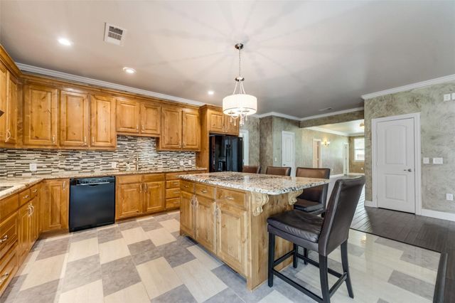 1555 S Gravel Circle, Grapevine, TX 76092