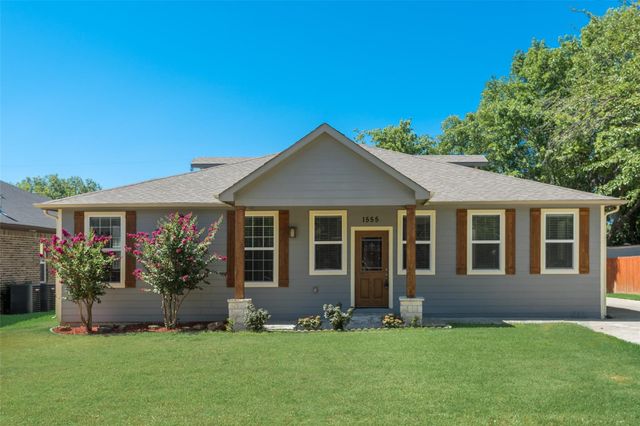 1555 S Gravel Circle, Grapevine, TX 76092