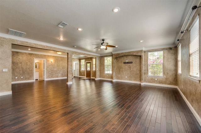 1555 S Gravel Circle, Grapevine, TX 76092