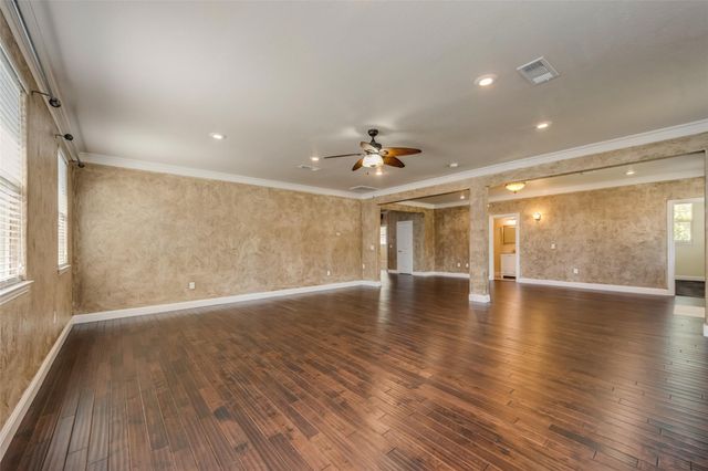 1555 S Gravel Circle, Grapevine, TX 76092