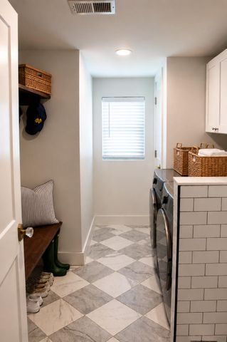 890 W Madison Avenue, Charleston, SC 29412