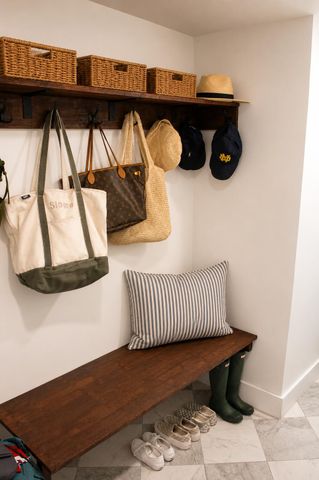 890 W Madison Avenue, Charleston, SC 29412