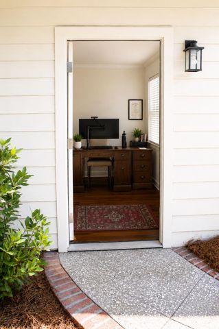 890 W Madison Avenue, Charleston, SC 29412