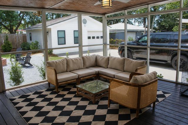 890 W Madison Avenue, Charleston, SC 29412