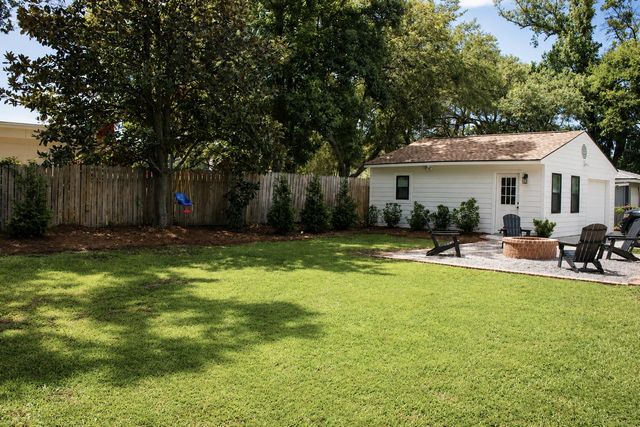 890 W Madison Avenue, Charleston, SC 29412