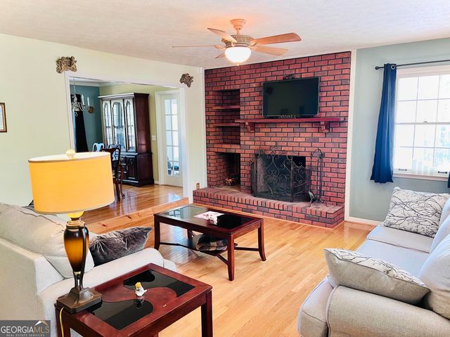 285 W0lf Den Road, Royston, GA 30662