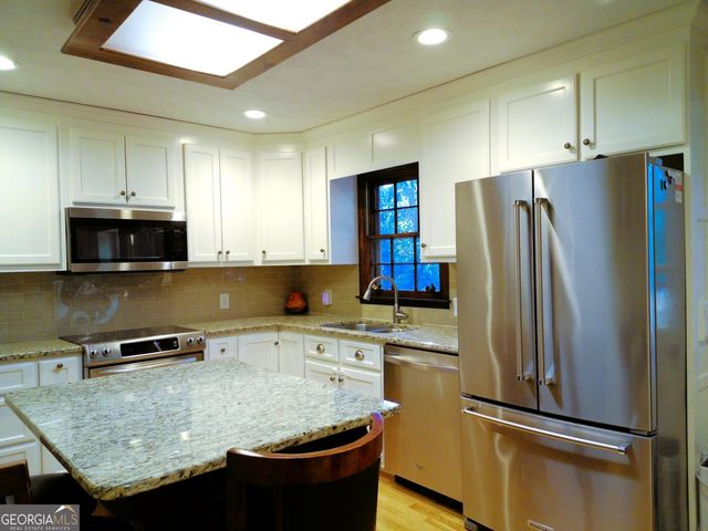 285 W0lf Den Road, Royston, GA 30662