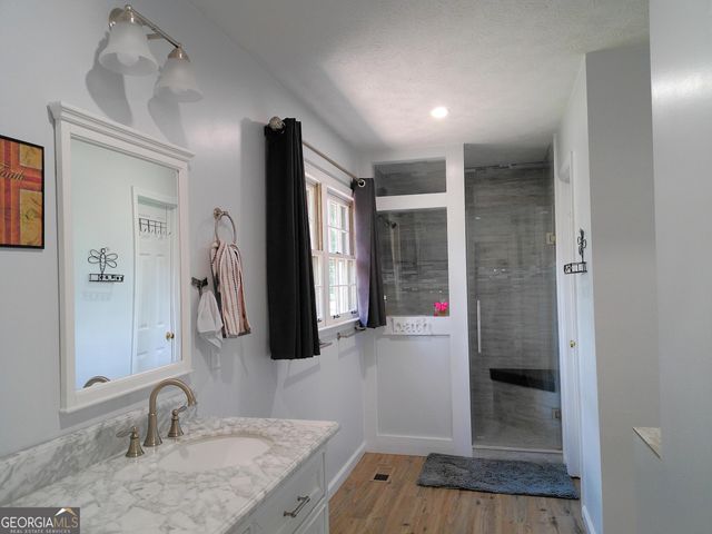 285 W0lf Den Road, Royston, GA 30662