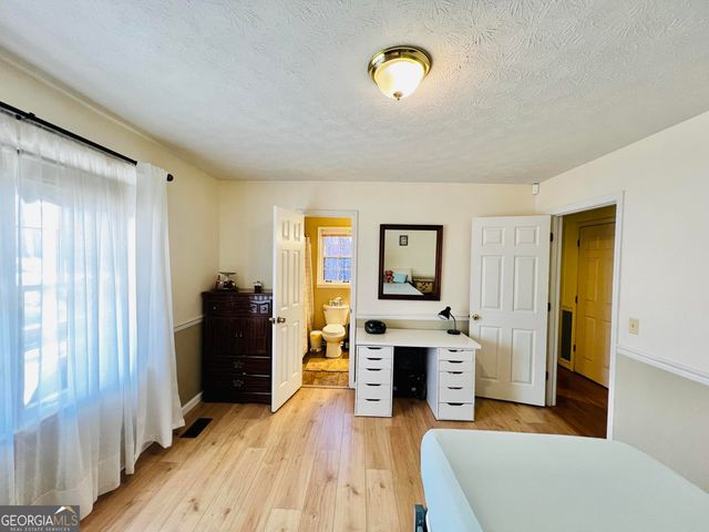 285 W0lf Den Road, Royston, GA 30662