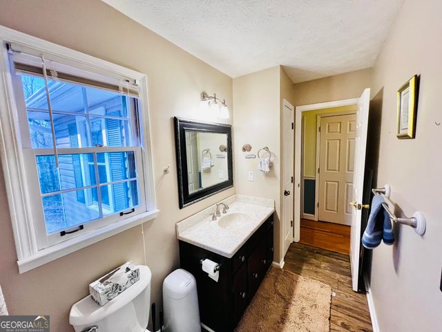 285 W0lf Den Road, Royston, GA 30662