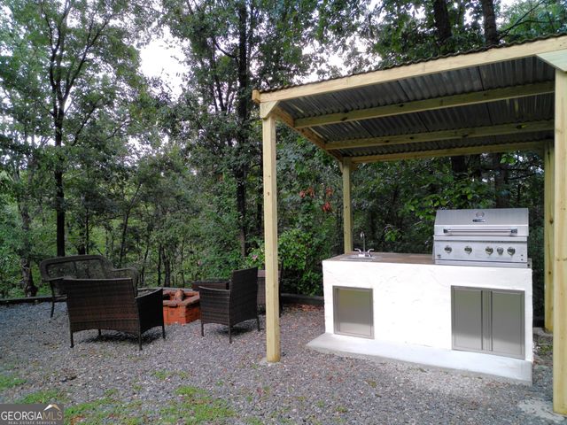 285 W0lf Den Road, Royston, GA 30662