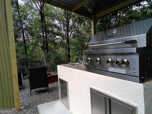 285 W0lf Den Road, Royston, GA 30662