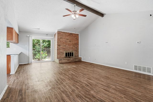 1137 Meadow Creek Court, Lancaster, TX 75146