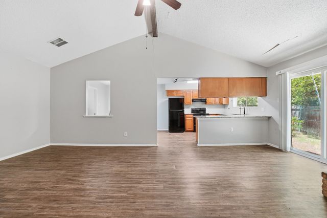 1137 Meadow Creek Court, Lancaster, TX 75146
