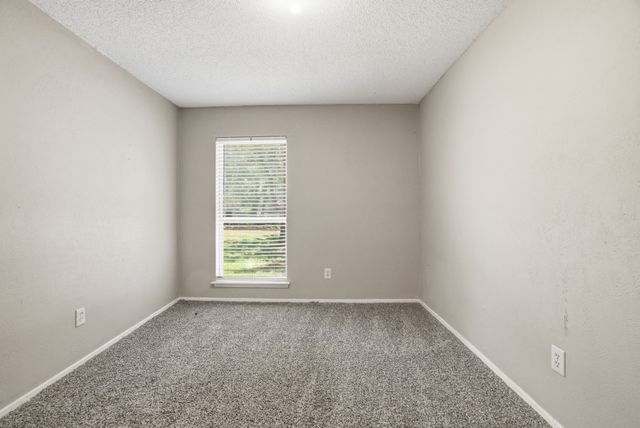 1137 Meadow Creek Court, Lancaster, TX 75146