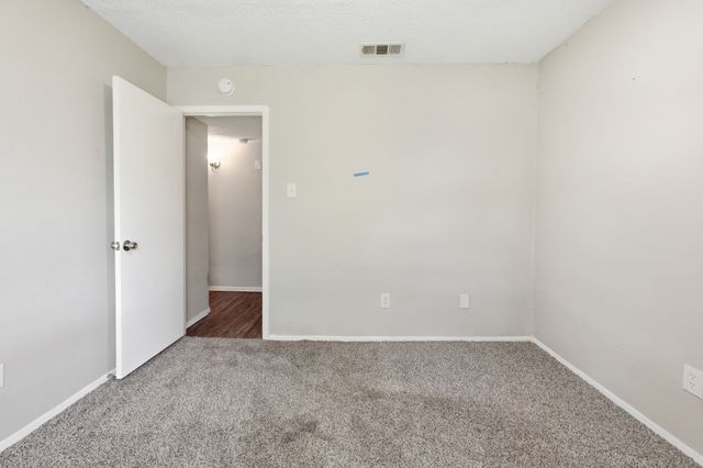 1137 Meadow Creek Court, Lancaster, TX 75146