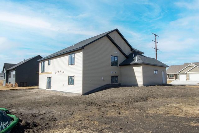 11 Sunset Court, North Mankato, MN 56003