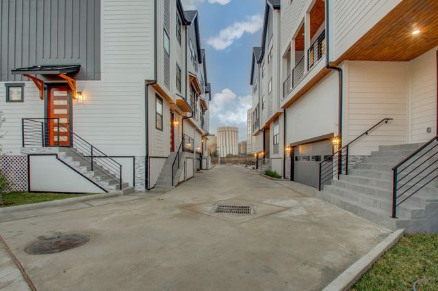 7016 Staffordshire Boulevard B, Houston, TX 77030