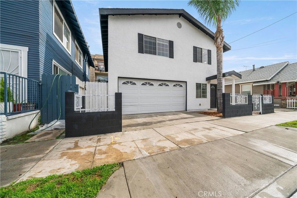 Image 1 of property listing at 420 Cerritos Avenue, Long Beach, CA 90802