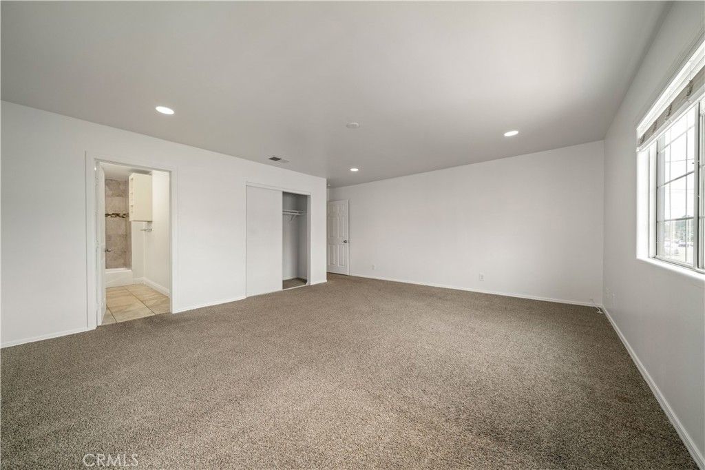 Image 13 of property listing at 420 Cerritos Avenue, Long Beach, CA 90802