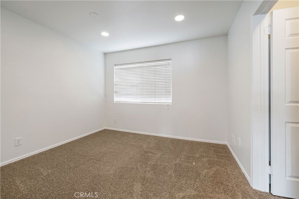 Image 16 of property listing at 420 Cerritos Avenue, Long Beach, CA 90802
