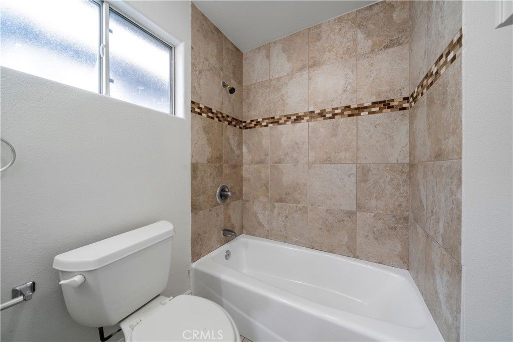 Image 18 of property listing at 420 Cerritos Avenue, Long Beach, CA 90802